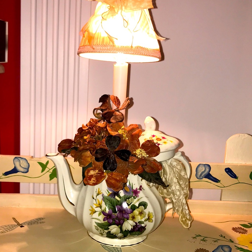 Teapot lamp